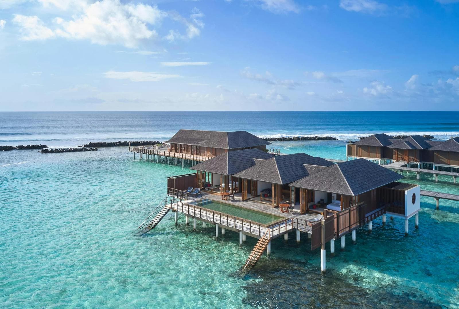 Two-Bedroom Ocean Suite с бассейном с высоты