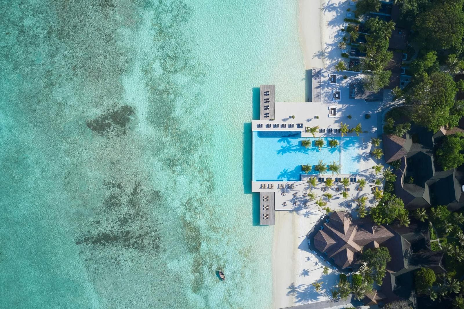 Главный бассейн Villa Nautica с высоты